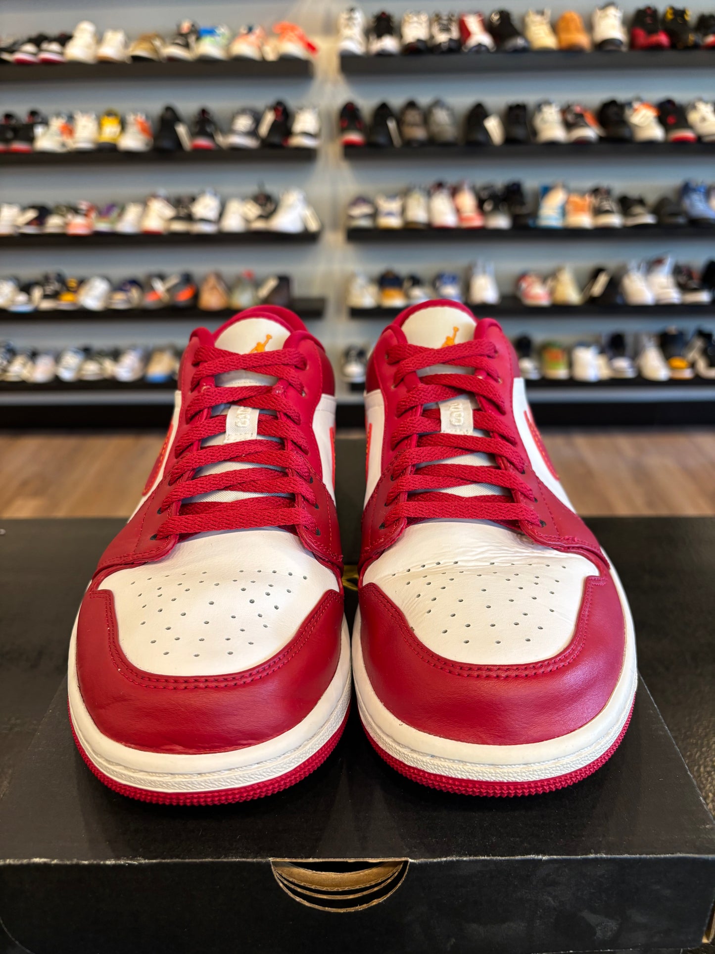Jordan 1 Low Cardinal Red Size 10 Pre-Owned