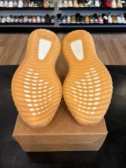 Yeezy 350 V2 Mono Clay Size 9.5 Pre-Owned (No Box)