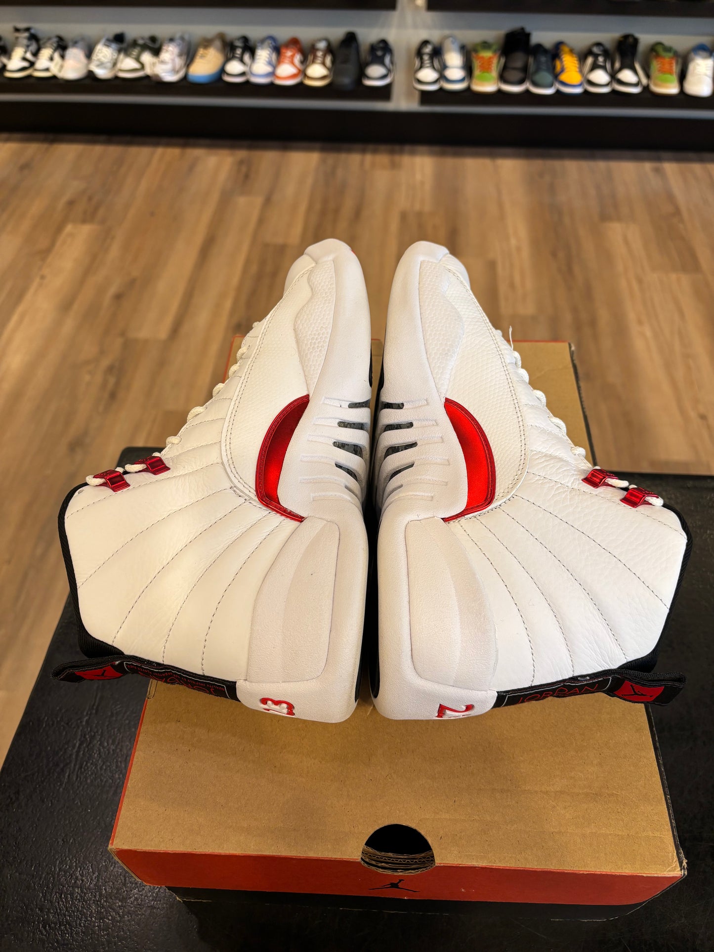 Jordan 12 Twist Size 9 Pre-Owned