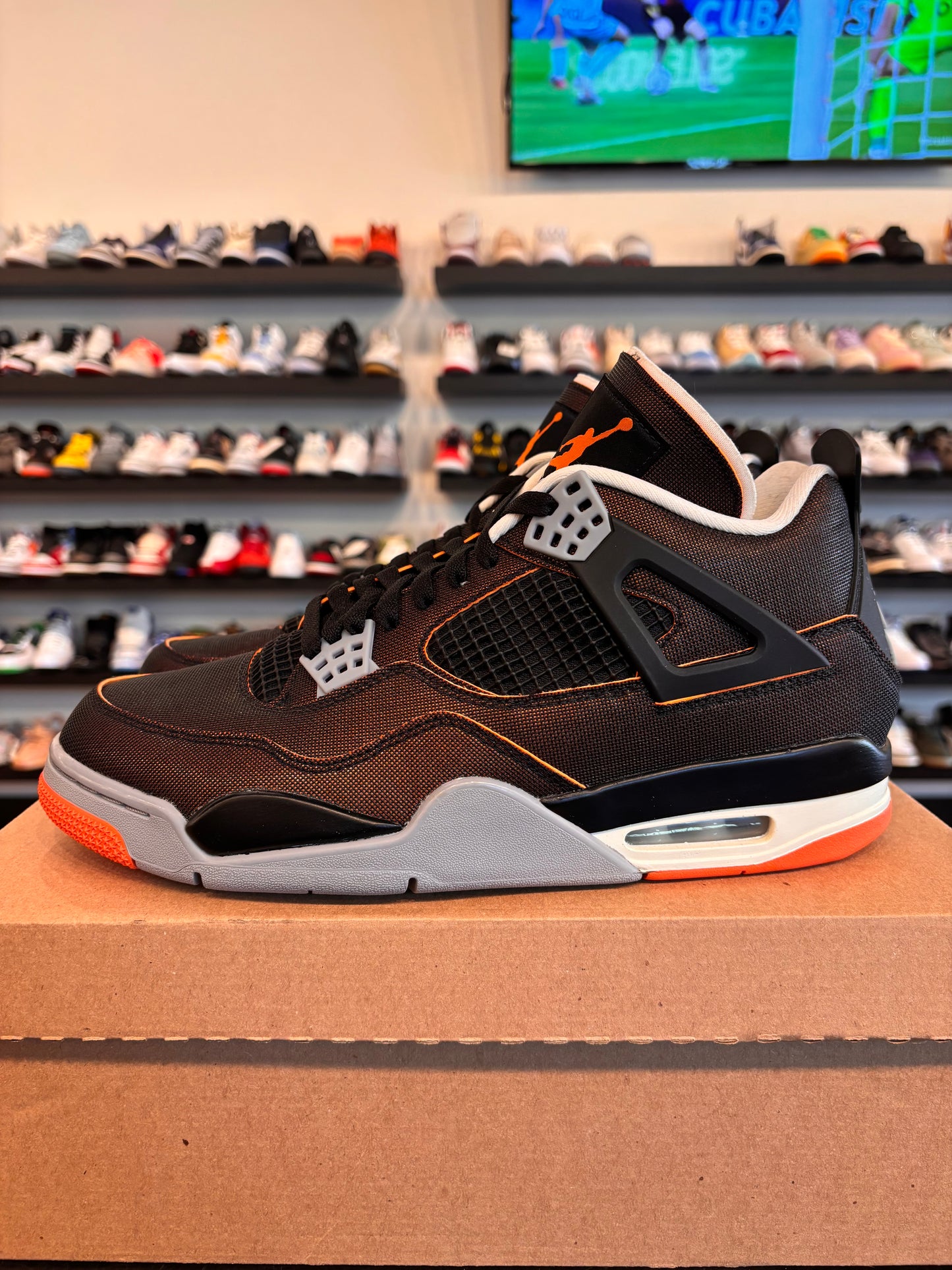 Jordan 4 Starfish Size 10.5 (12W) Pre-Owned (No Box)