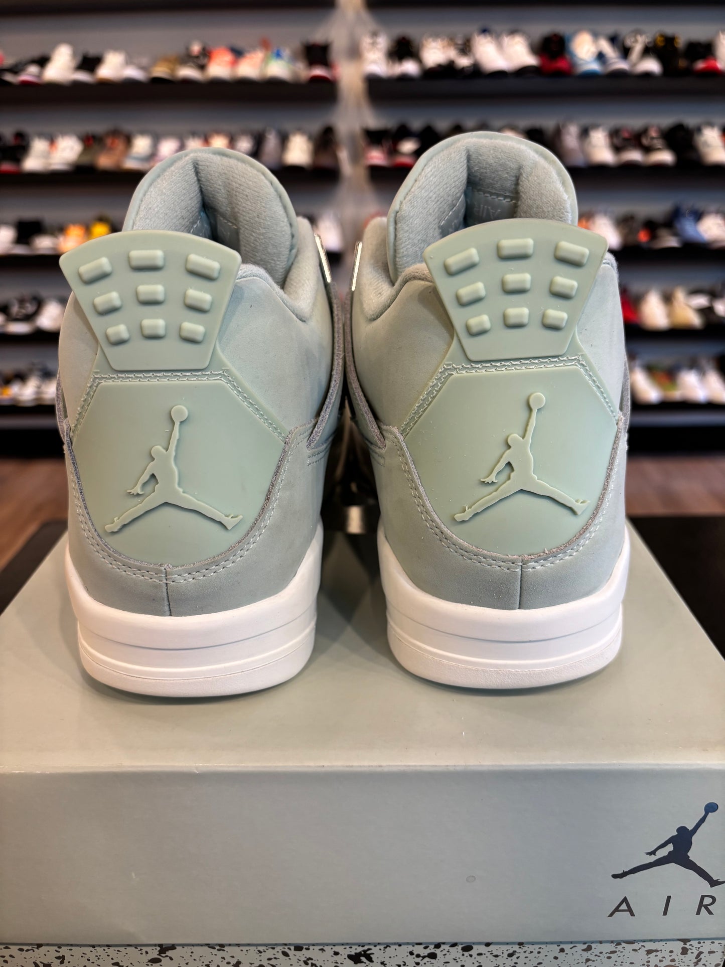 Jordan 4 Seafoam Size 10.5 (12W) Pre-Owned