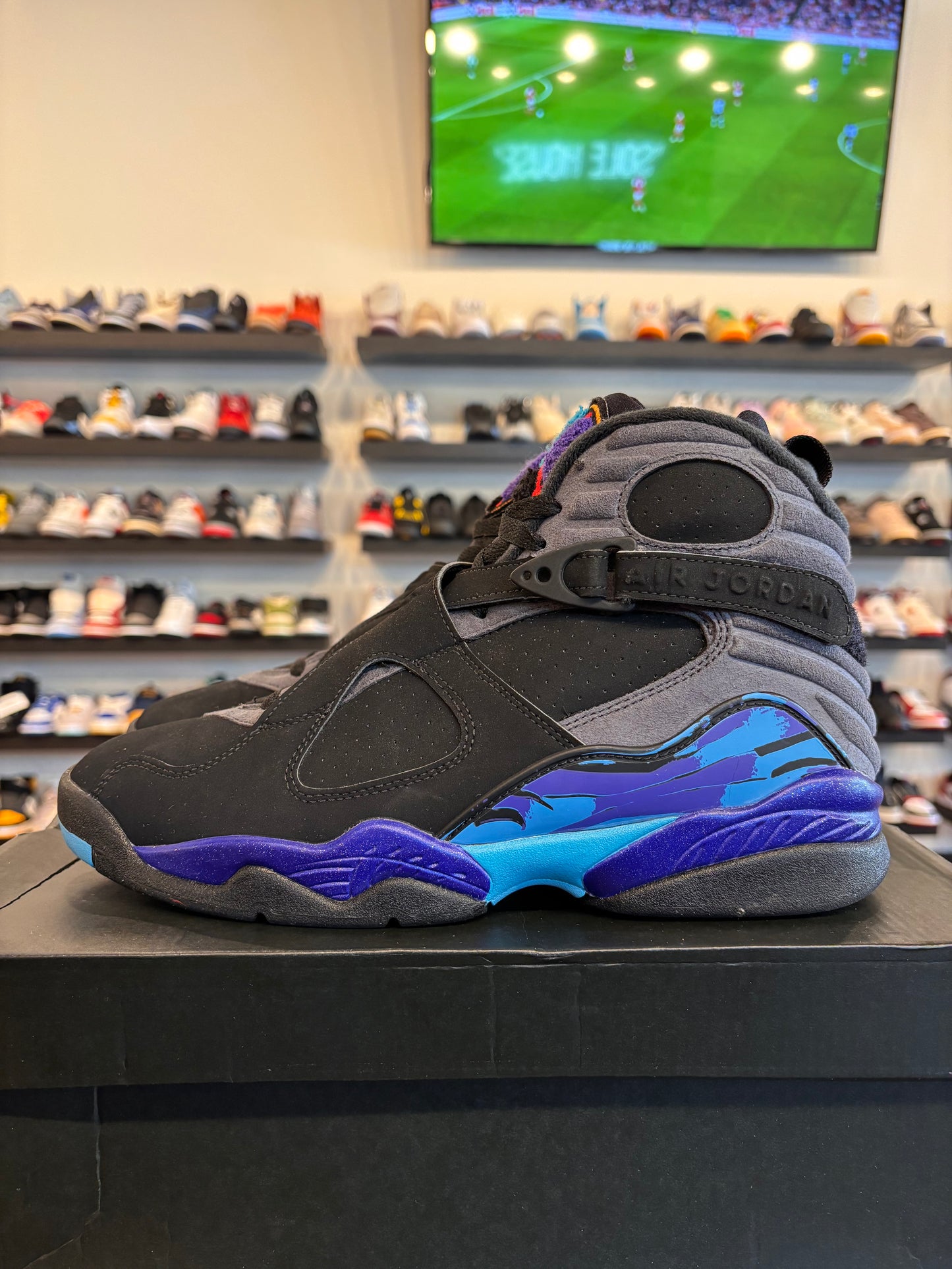 Jordan 8 Aqua 2015 Size 9 Pre-Owned