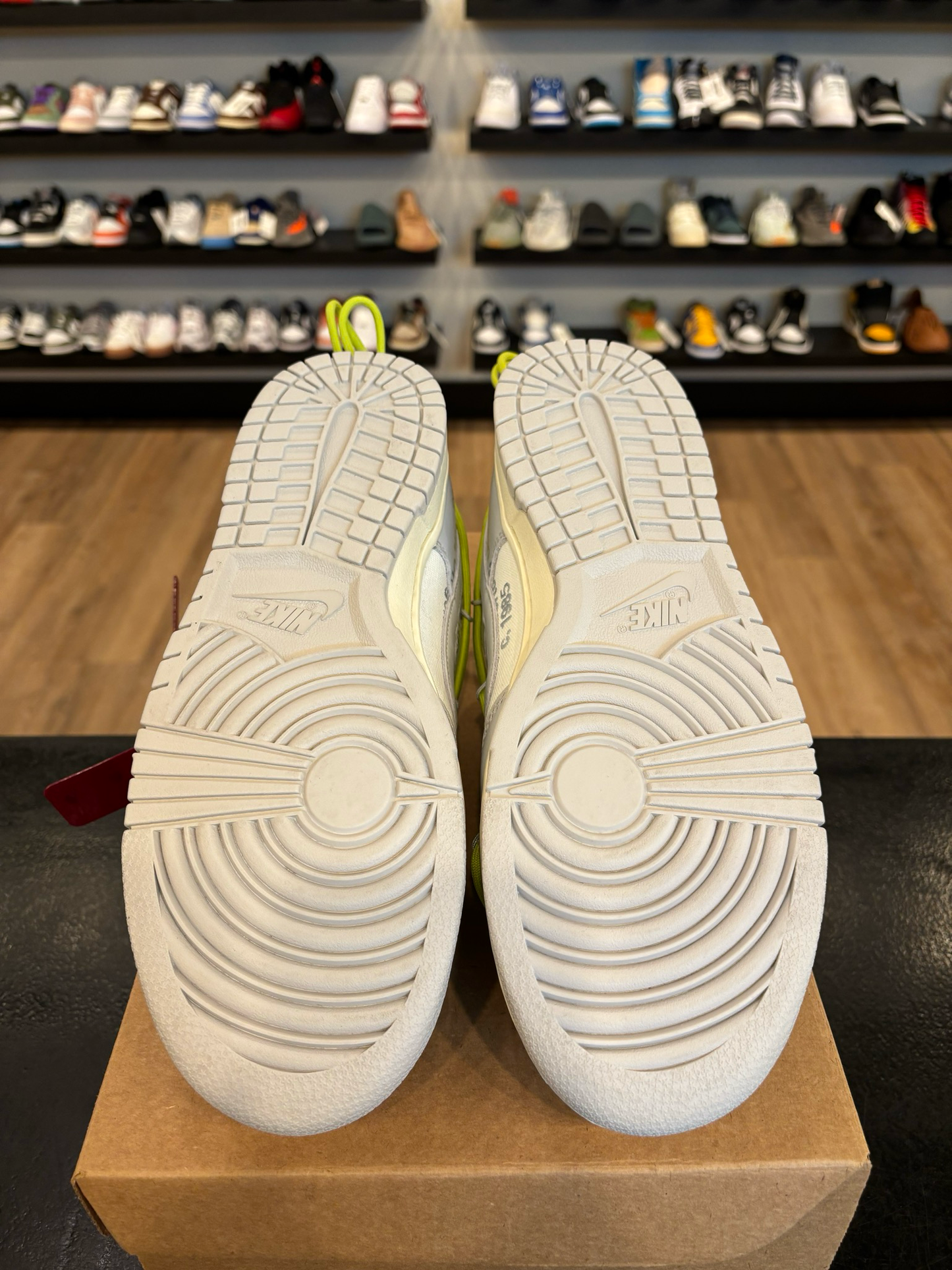 Nike Off-White Dunk Low Lot 8 Size 8.5 Pre-Owned (No Box)