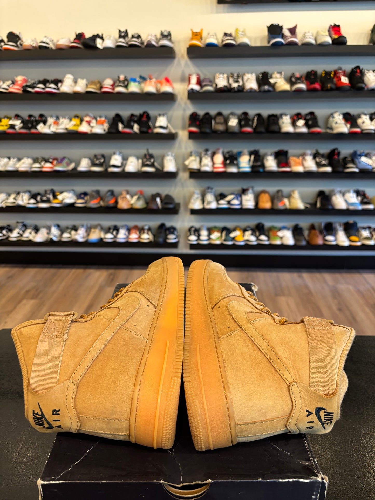 Nike Air Force 1 High Flax Size 9.5 Pre-Owned