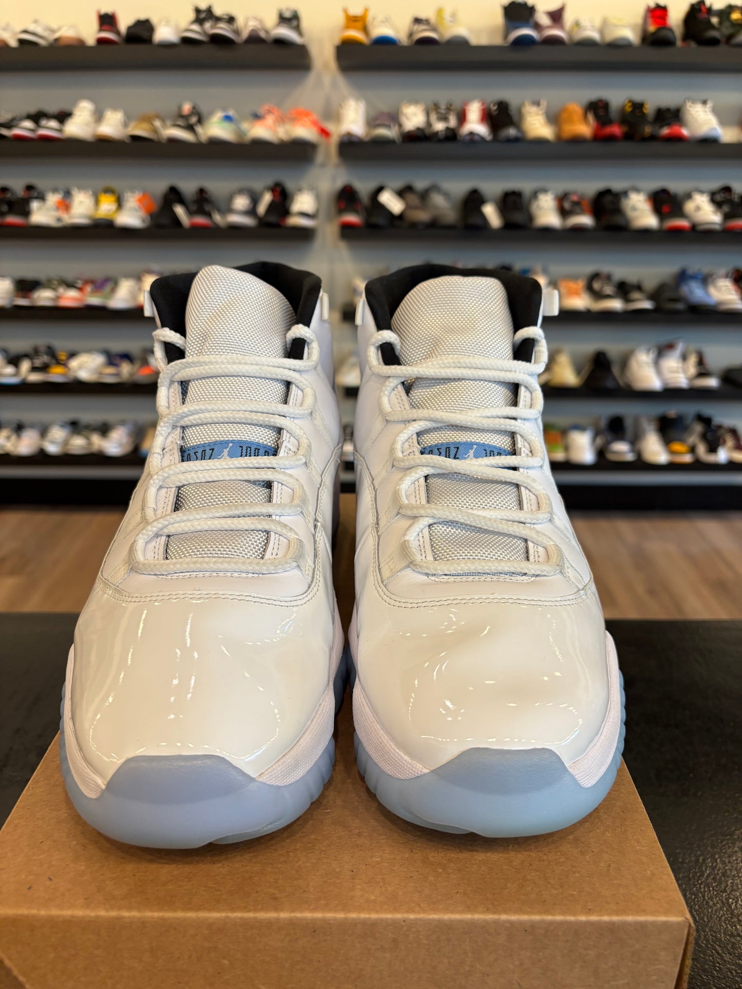Jordan 11 Legend Blue Size 13 Pre-Owned (No Box)