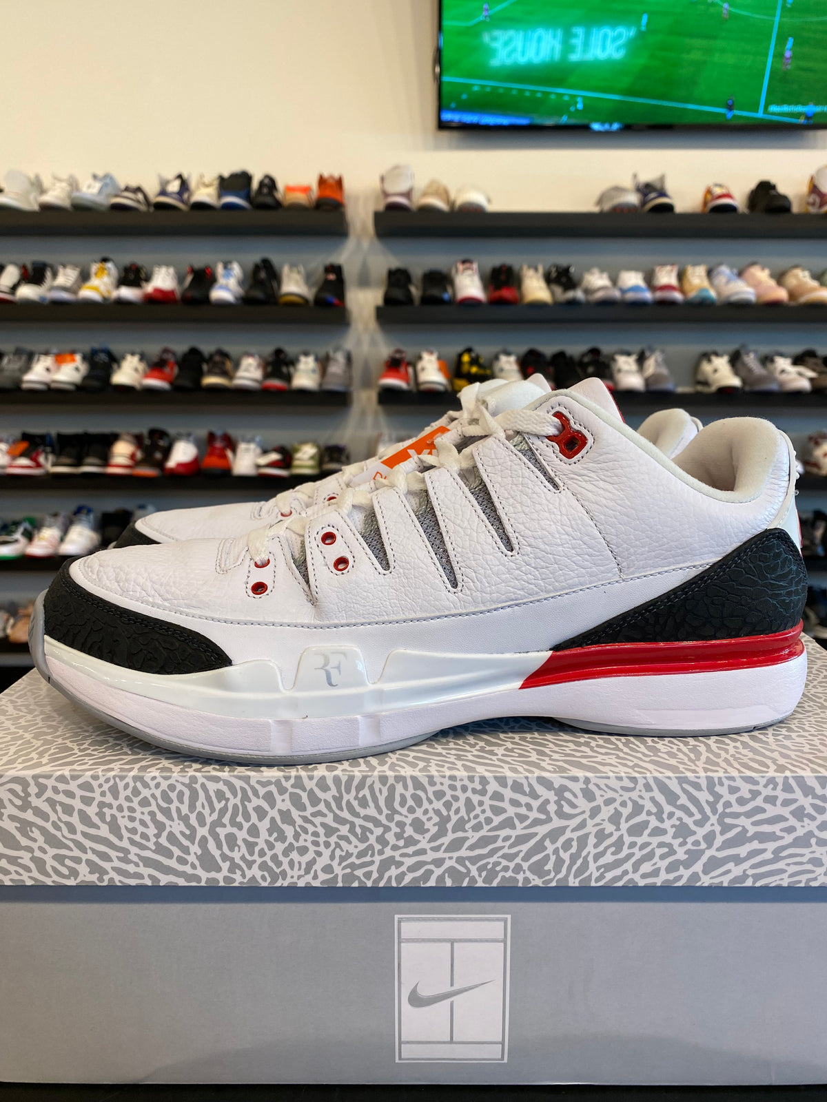 Nike Zoom Vapor AJ3 Fire Red Size 12 Brand New