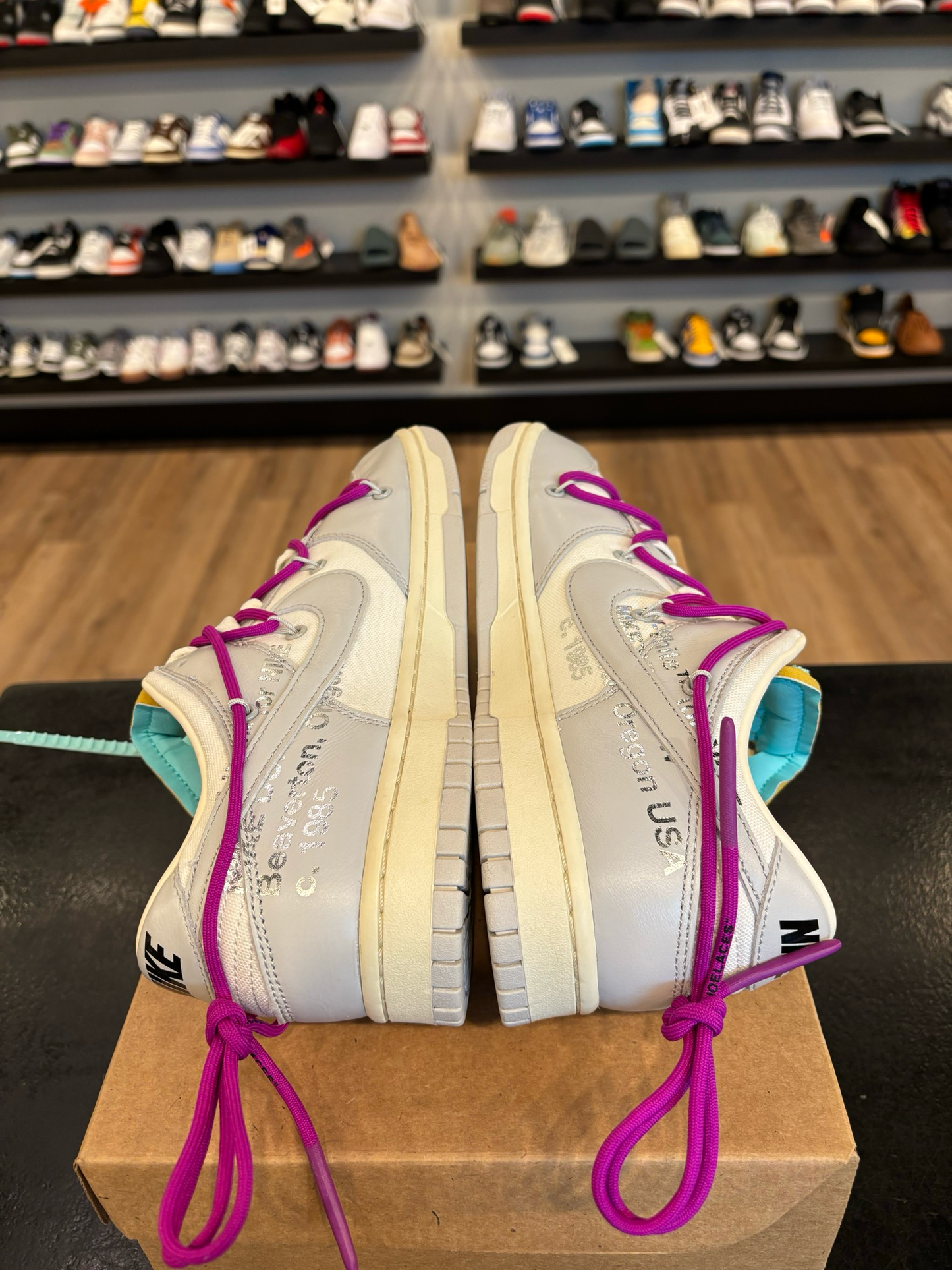 Nike Off-White Dunk Lot 21 Size 8.5 Pre-Owned (No Box)