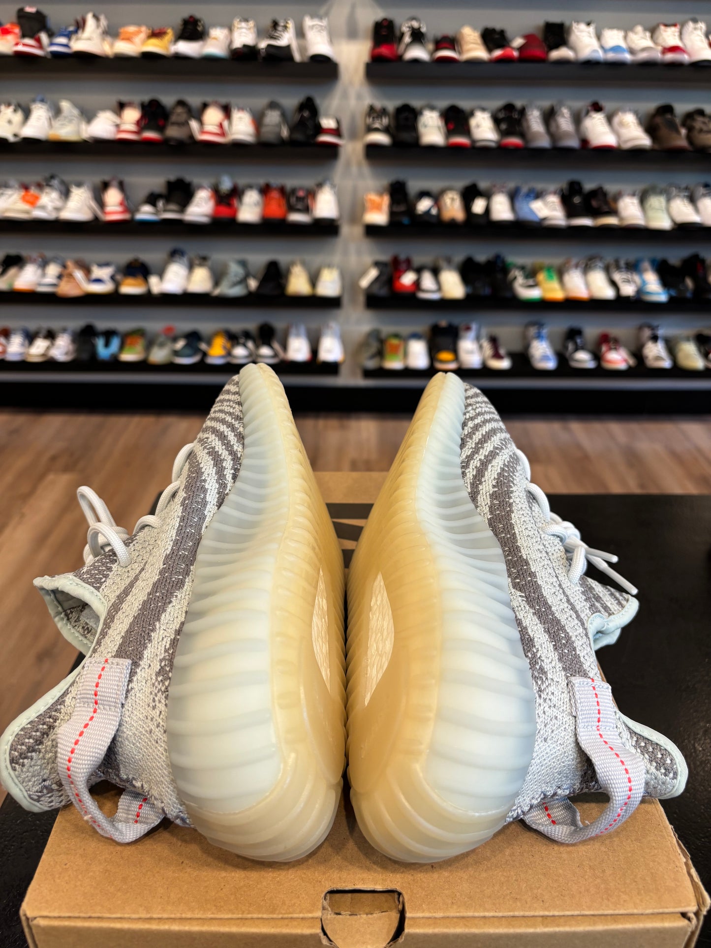 Yeezy 350 V2 Blue Tint Size 10.5 Brand New
