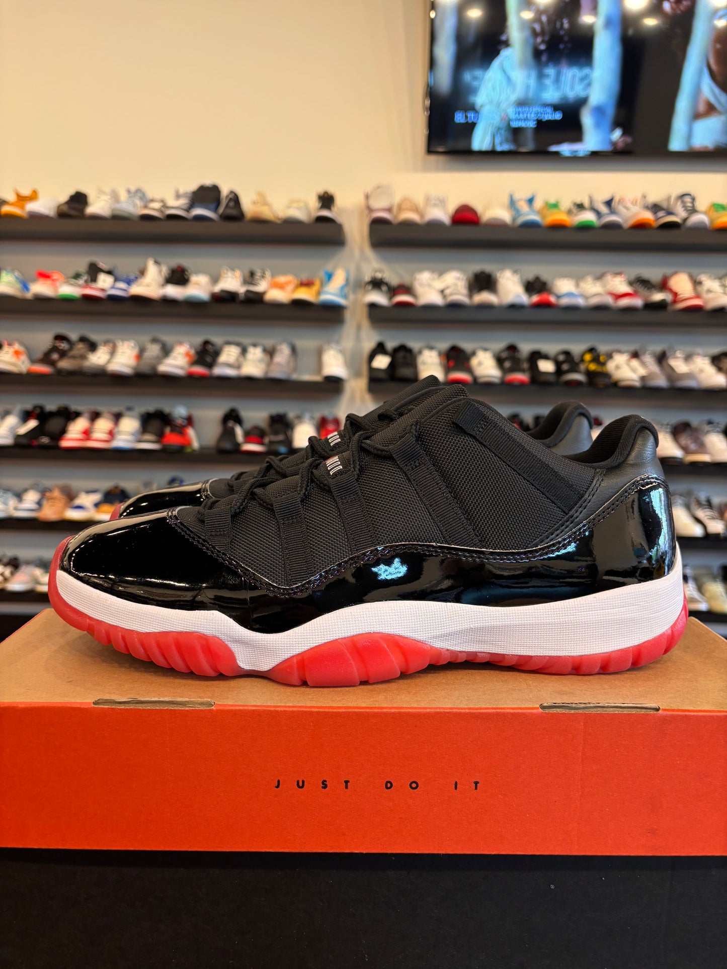 Jordan 11 Low Bred Size 13 Pre-Owned