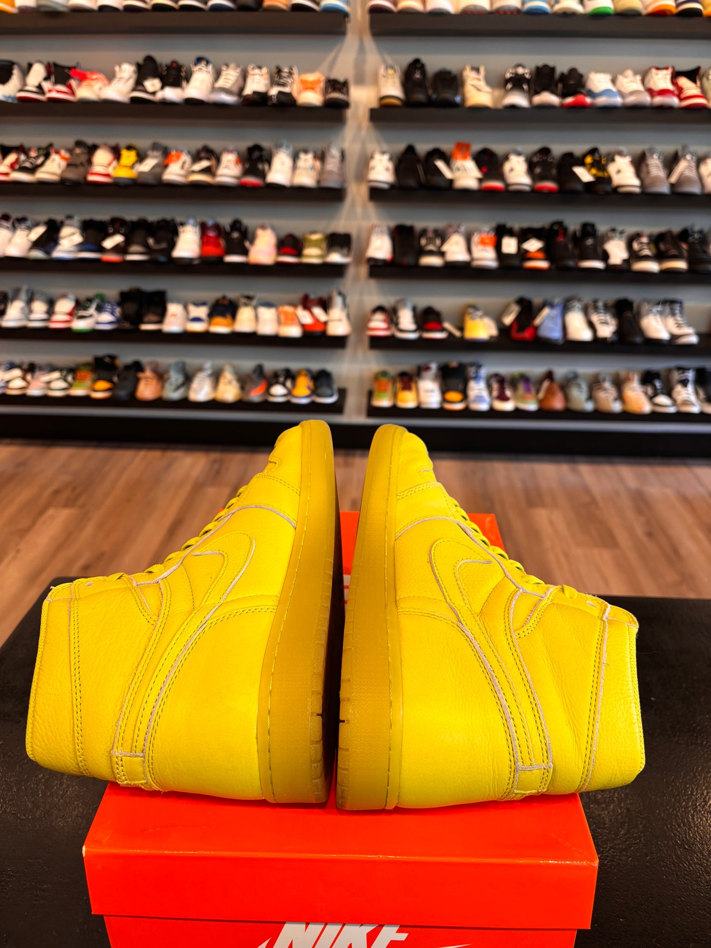 Jordan 1 Gatorade Yellow Size 11 Pre-Owned