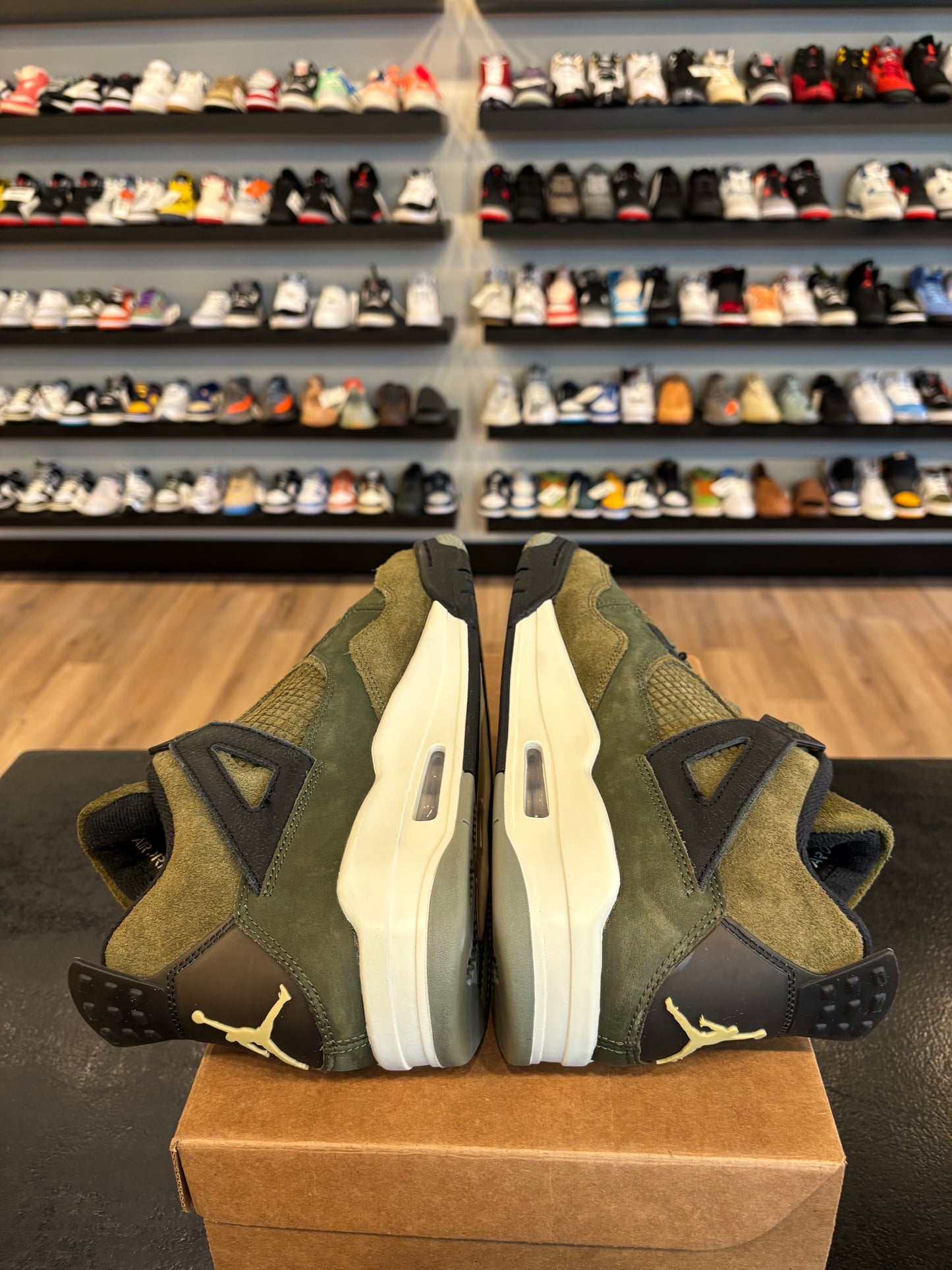 Jordan 4 Craft Olive Size 10 Pre-Owned (No Box)