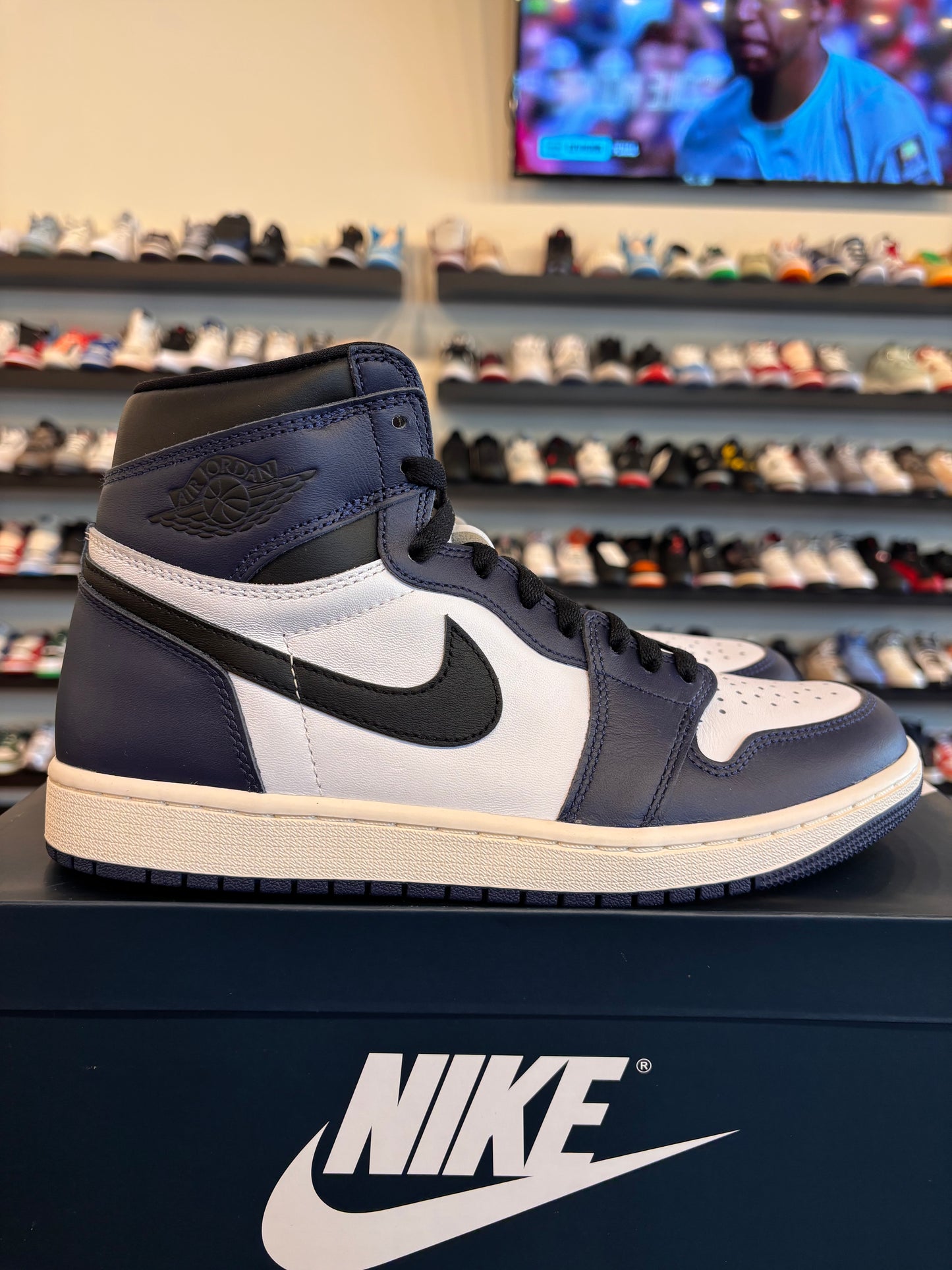 Jordan 1 Midnight Navy Size 9.5 Pre-Owned