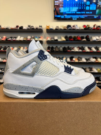 Jordan 4 Midnight Navy Size 8.5 Pre-Owned (No Box)