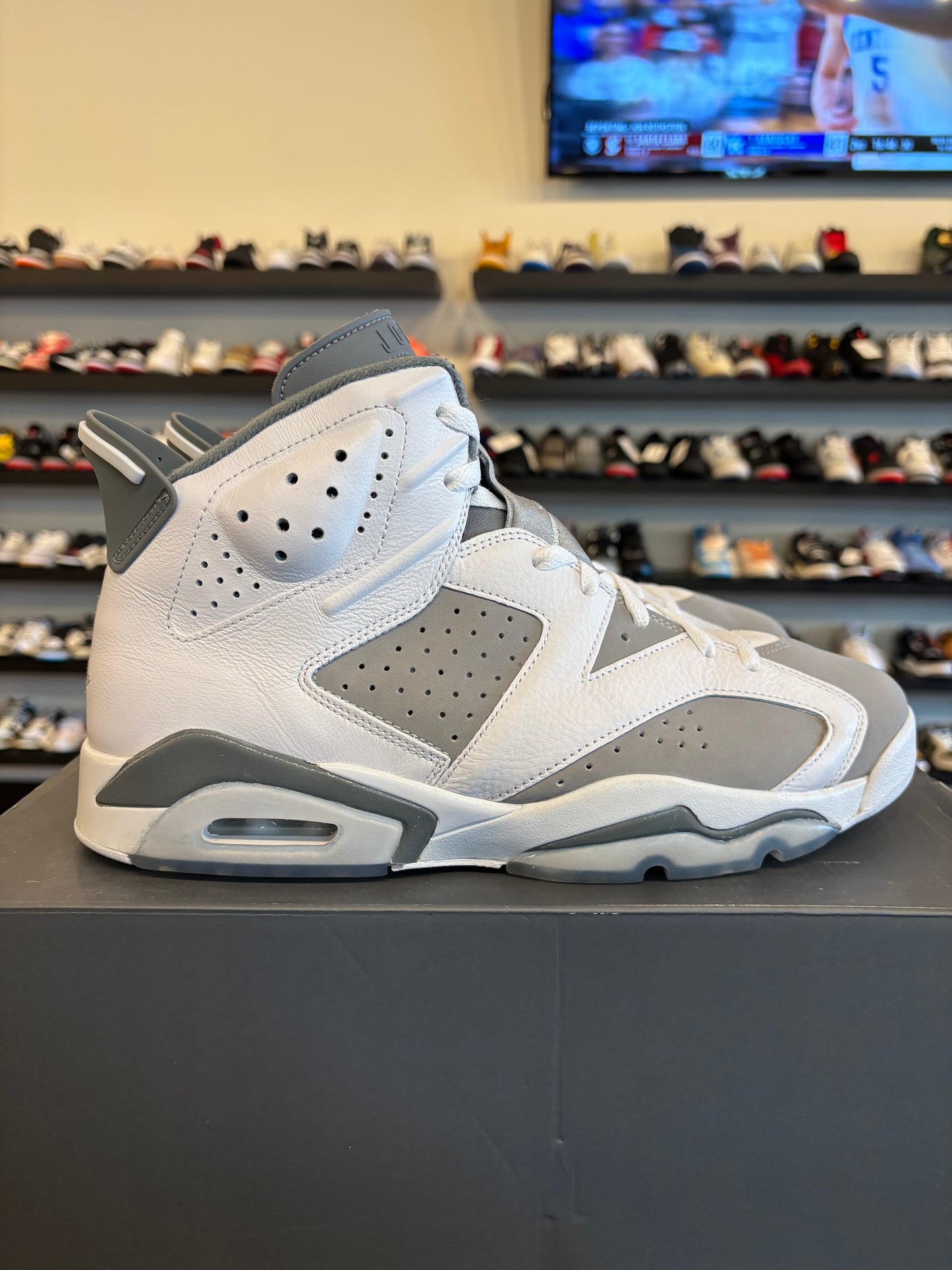 Jordan 6 Cool Grey Size 11.5 Pre-Owned