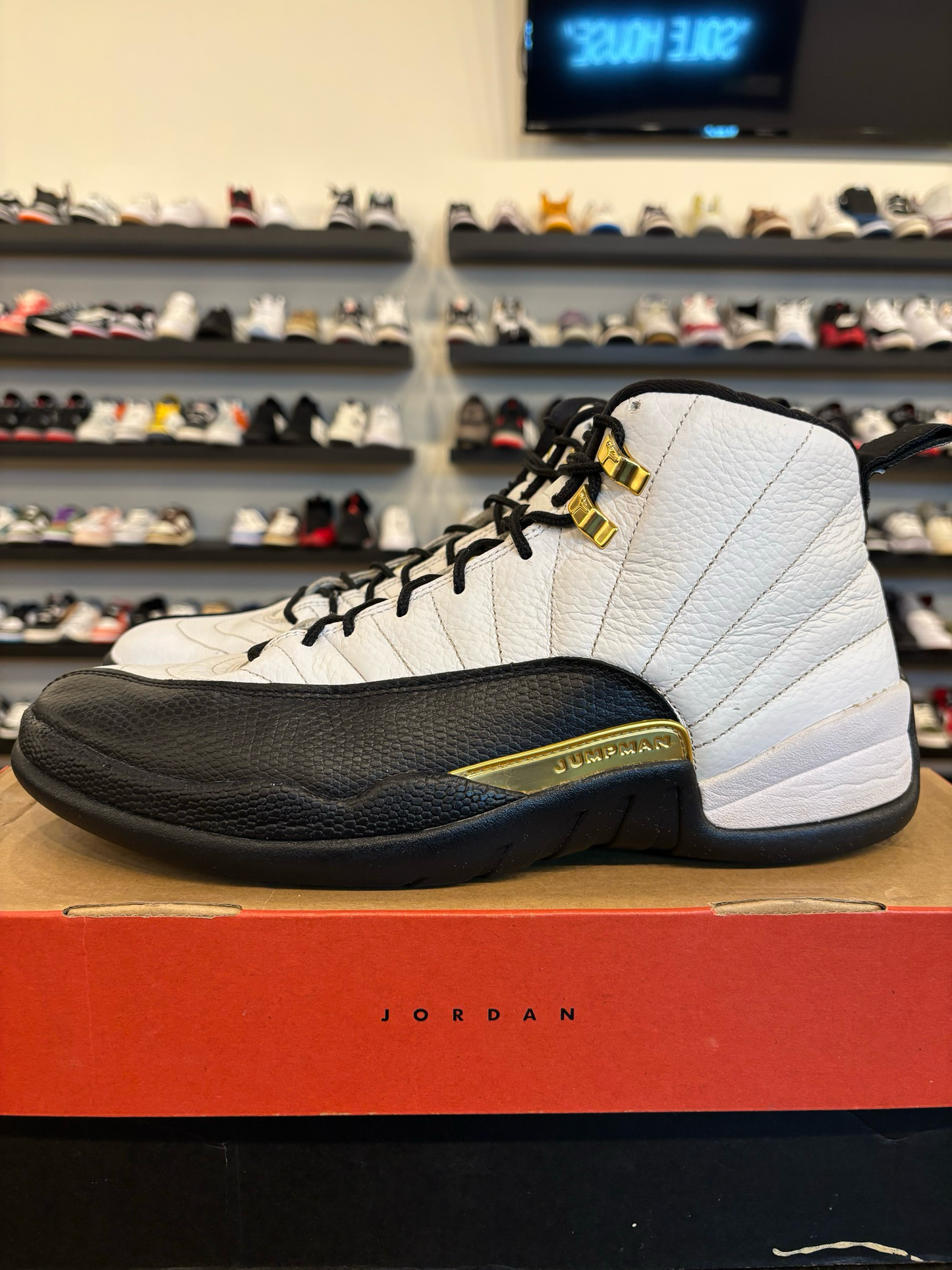 Jordan 12 Royalty Size 12 Pre-Owned