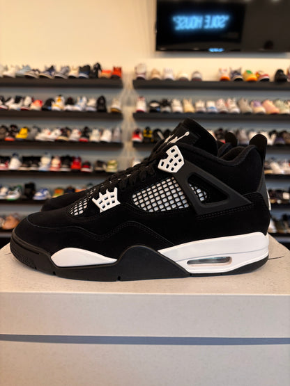 Jordan 4 White Thunder Size 9.5 Brand New