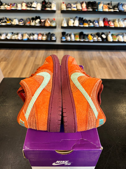 Nike SB Dunk Low Mystic Red Rosewood Size 7 (8.5W) Pre-Owned