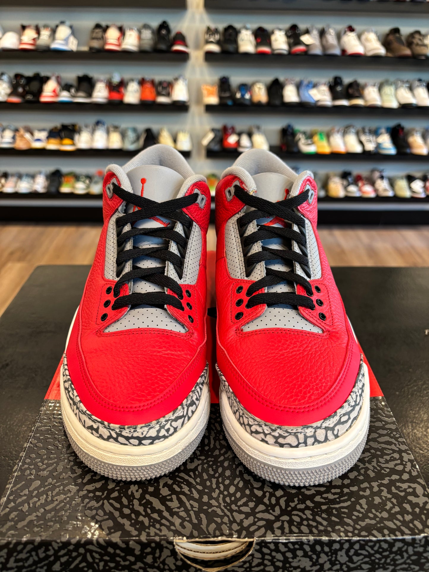 Jordan 3 Unite Chi Size 9 Pre-Owned