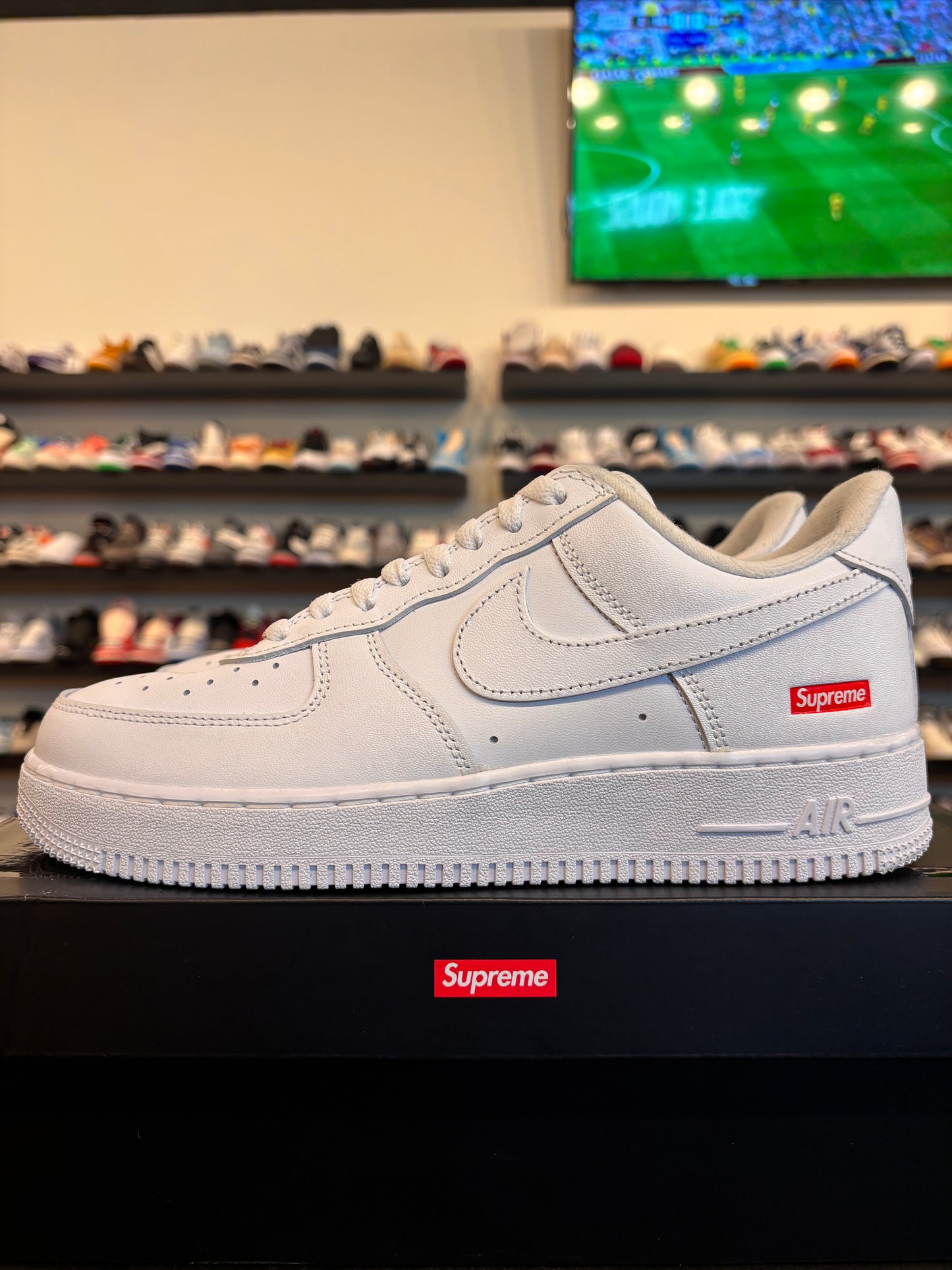 Nike Air Force 1 Low Supreme White Size 8 Pre-Owned
