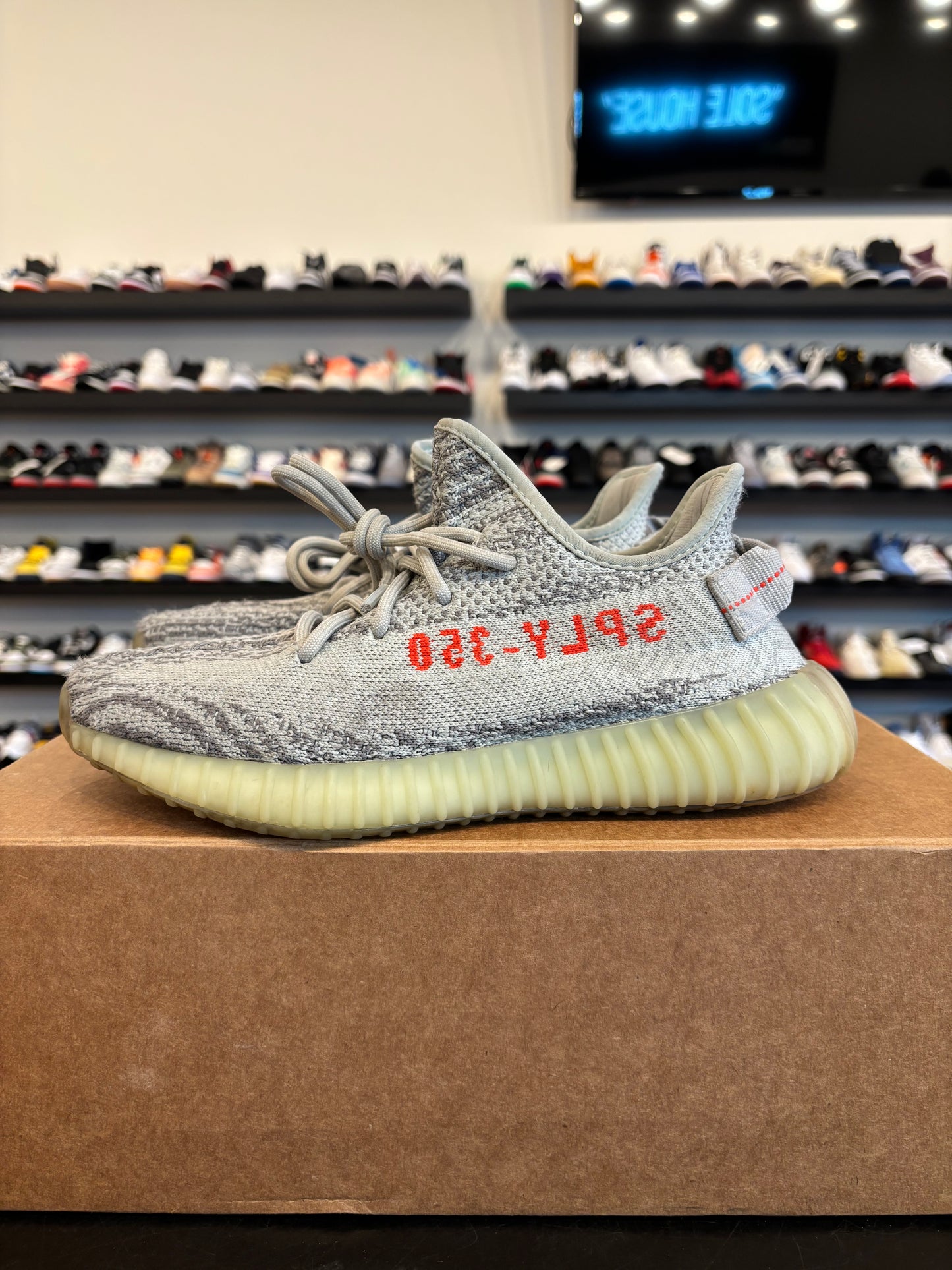 Yeezy 350 V2 Blue Tint Size 6 (7.5W) Pre-Owned (No Box)