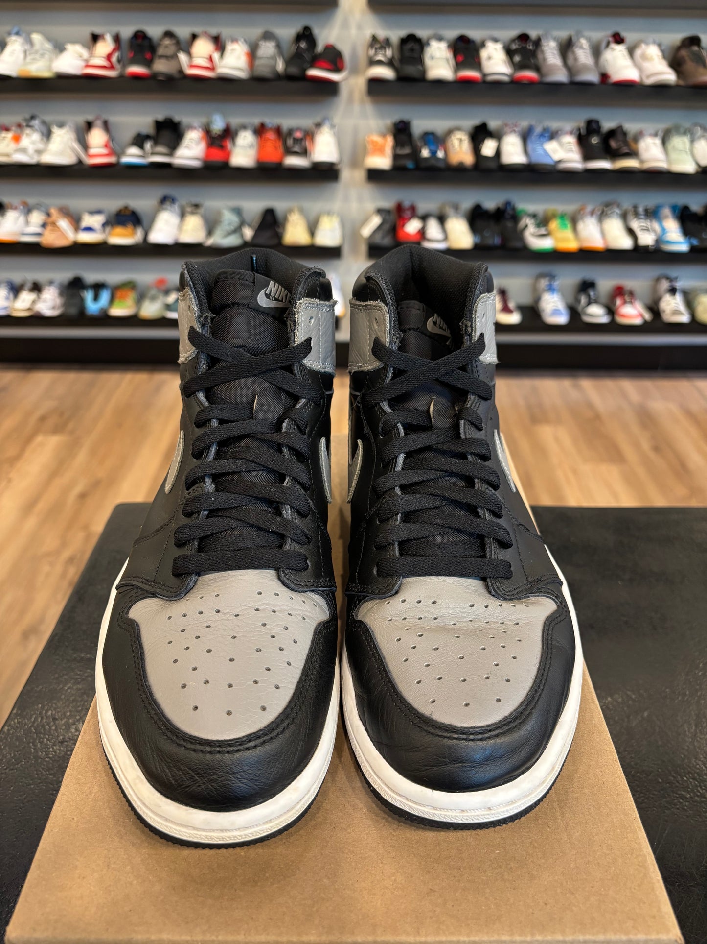 Jordan 1 Shadow 2018 Size 11 Pre-Owned (No Box)