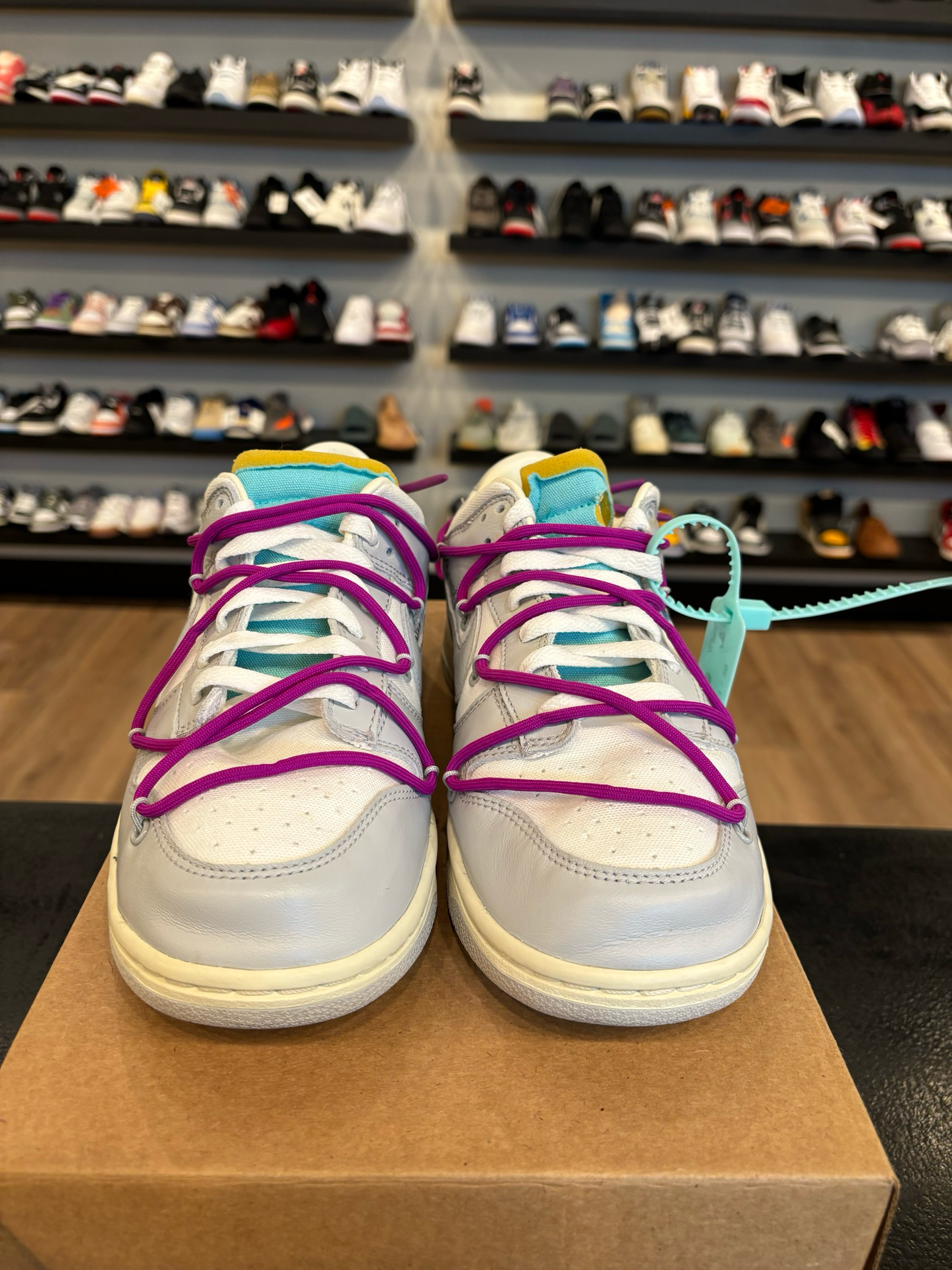 Nike Off-White Dunk Lot 21 Size 8.5 Pre-Owned (No Box)