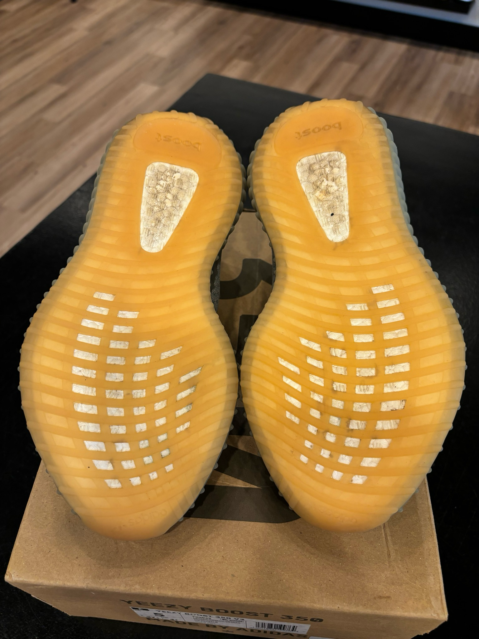 Yeezy 350 V2 Desert Sage Size 5 Pre-Owned