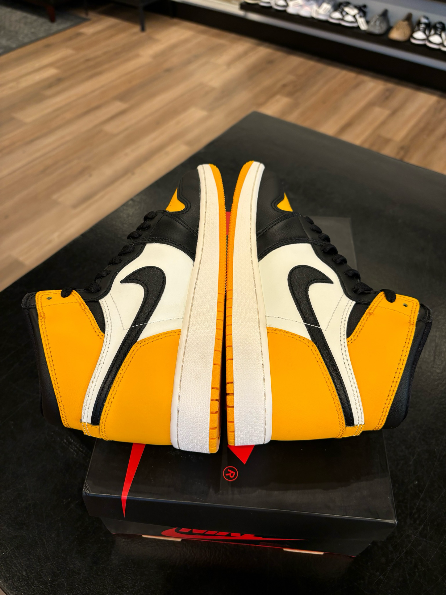 Jordan 1 Taxi Size 5.5Y (7W) Pre-Owned
