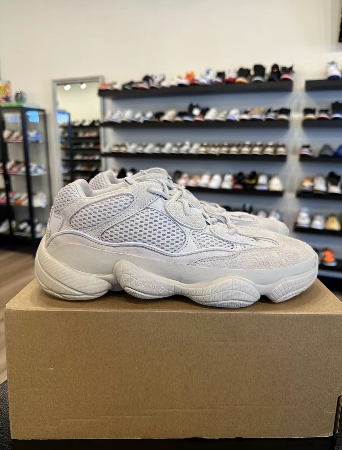 Yeezy 500 Blush Size 9 Pre-Owned