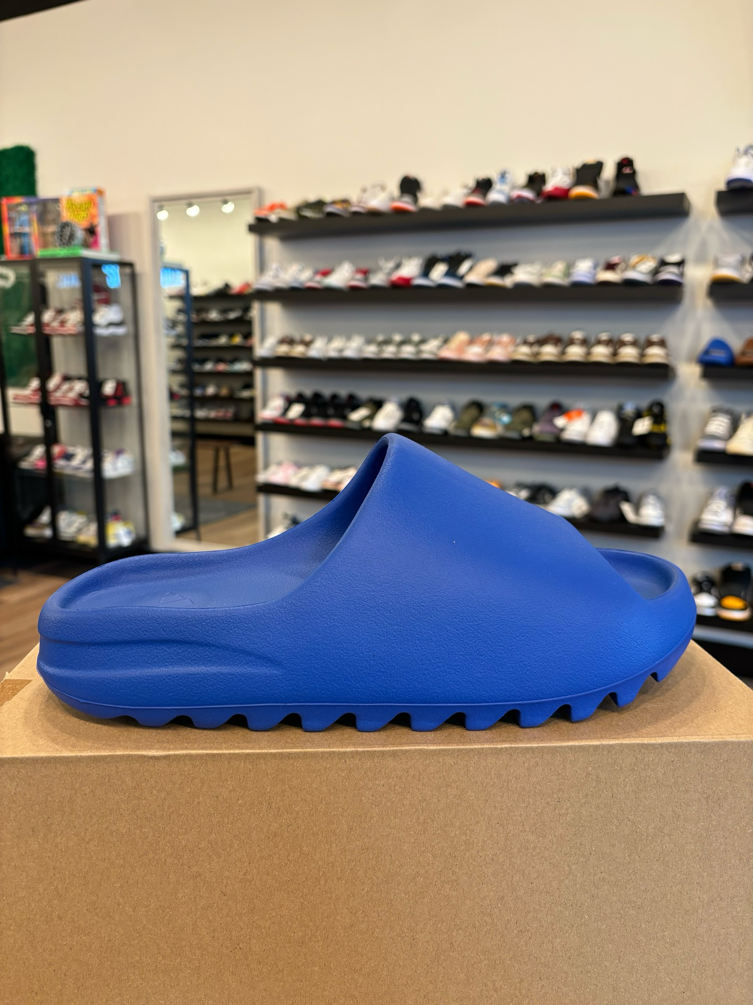Yeezy Slide Azure Size 10 Brand New (B)