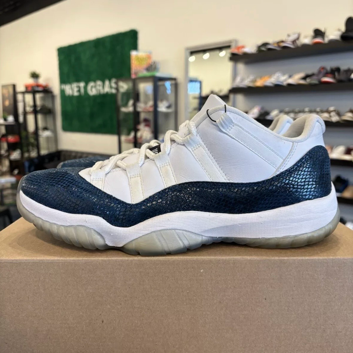 Jordan 11 Low Blue Snake Skin Size 10 Pre-Owned (No Box)