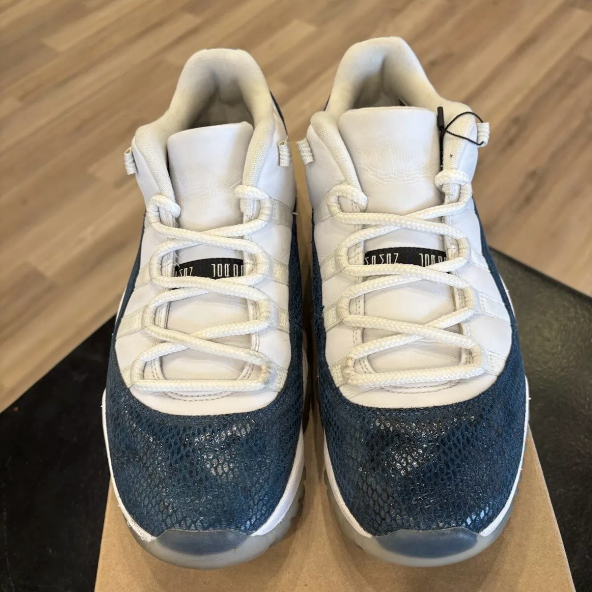 Jordan 11 Low Blue Snake Skin Size 10 Pre-Owned (No Box)