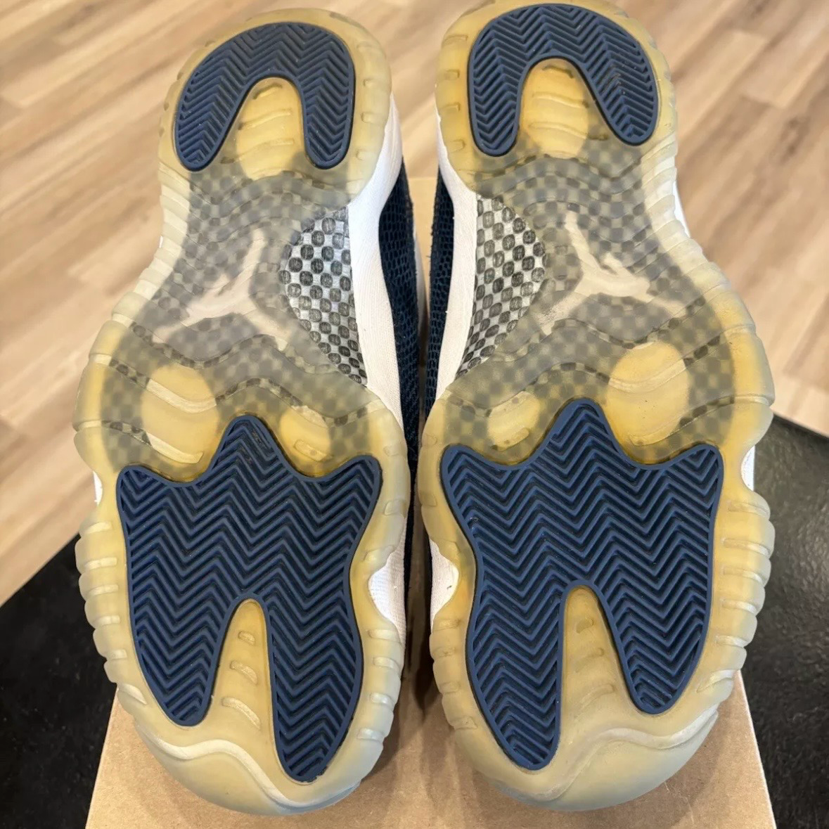 Jordan 11 Low Blue Snake Skin Size 10 Pre-Owned (No Box)