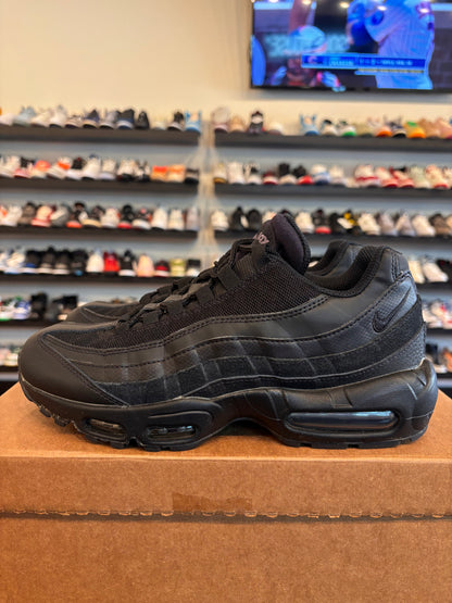 Nike Air Max 95 Triple Black Size 8.5 Pre-Owned (No Box)
