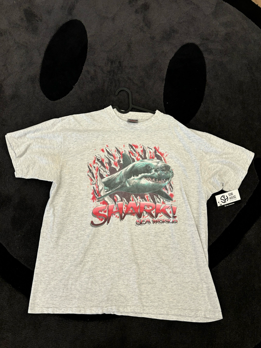 Sea World Shark Tee Grey Size XL Vintage