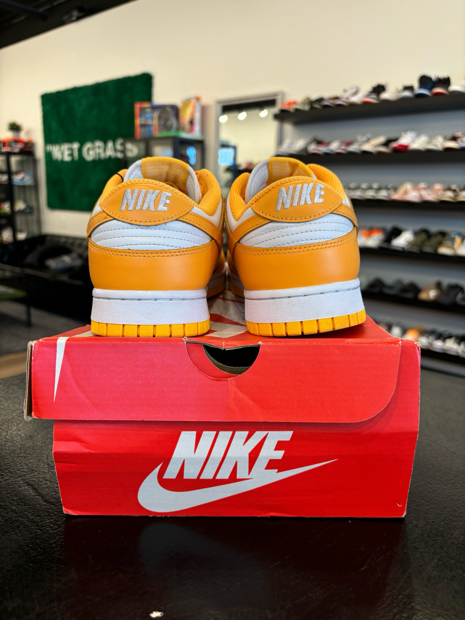 Nike Dunk Low Laser Orange Size 8.5 (10W) Pre-Owned