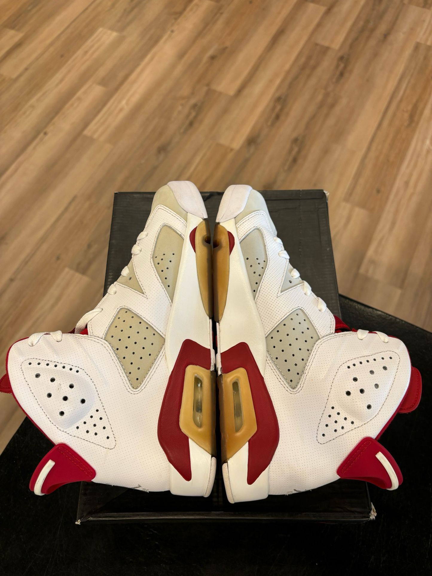 Jordan 6 Alternate Size 9 Pre-Owned