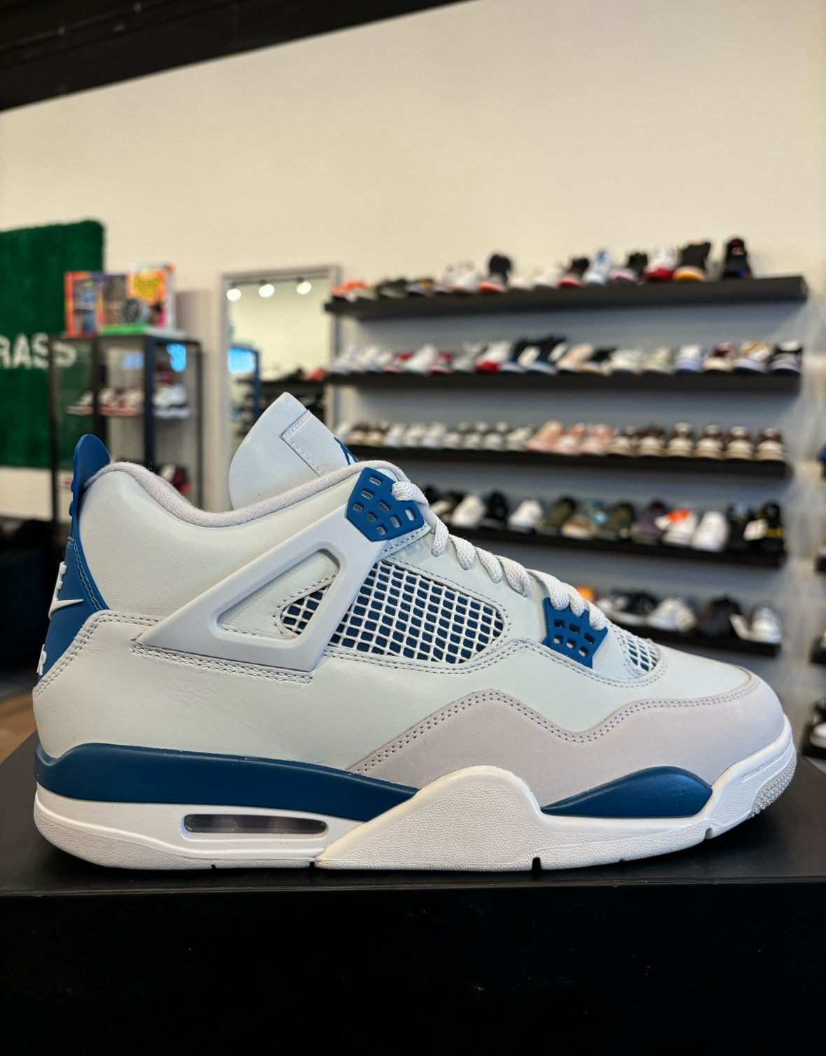 Jordan 4 Military Blue Size 11.5 Brand New (A)