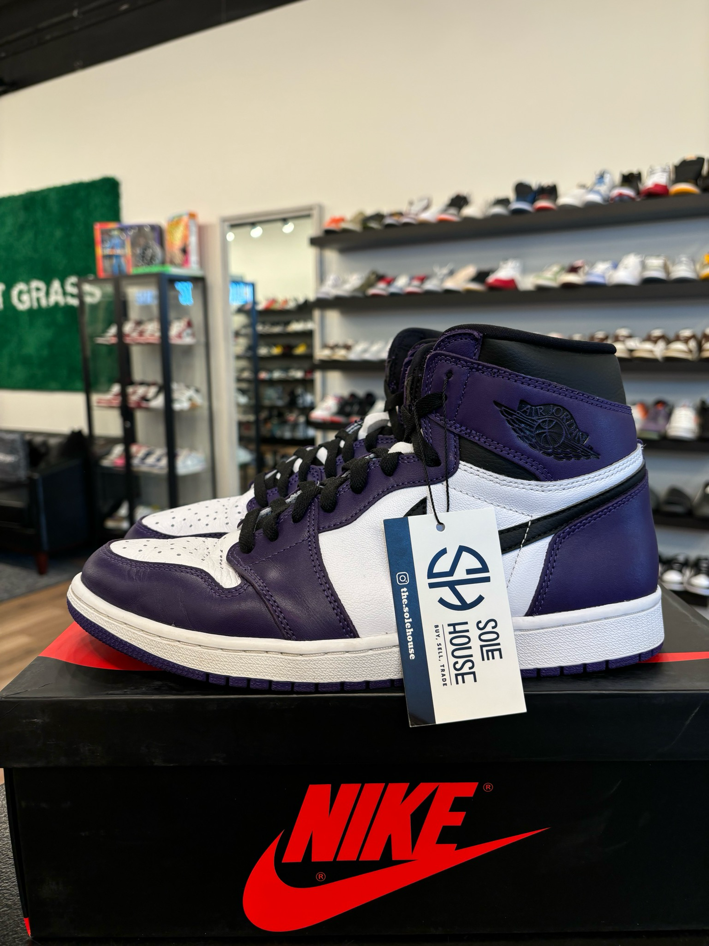 Jordan 1 Court Purple 2.0 Size 10.5 Pre-Owned