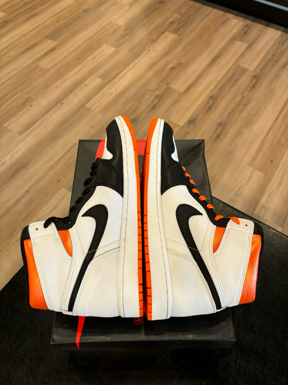 Jordan 1 Electro Orange Size 10.5 Pre-Owned