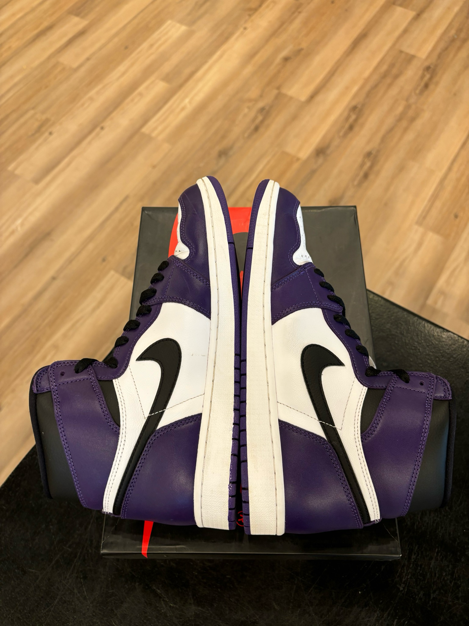 Jordan 1 Court Purple 2.0 Size 10.5 Pre-Owned