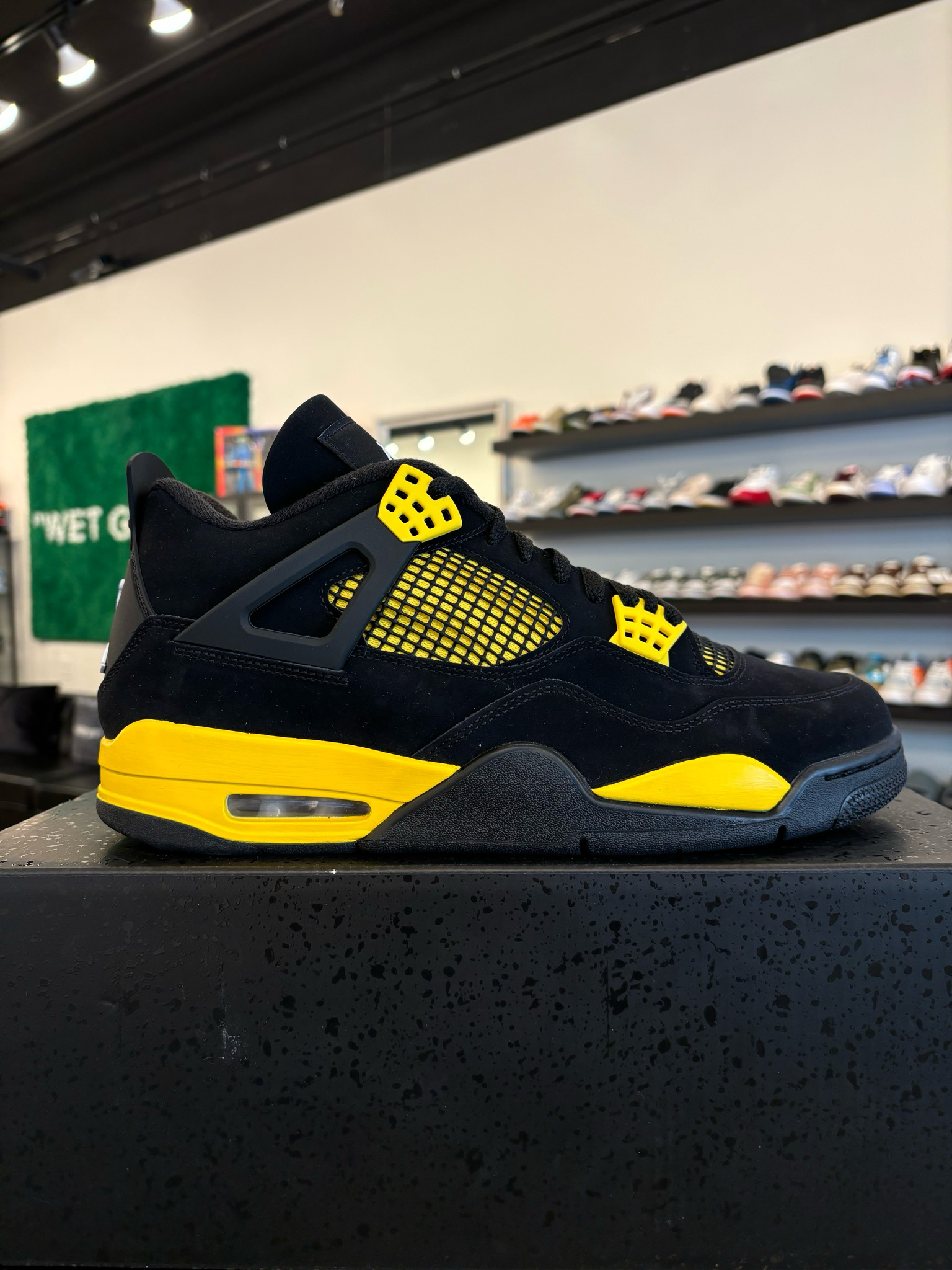 Jordan 4 Yellow Thunder Size 11.5 Brand New
