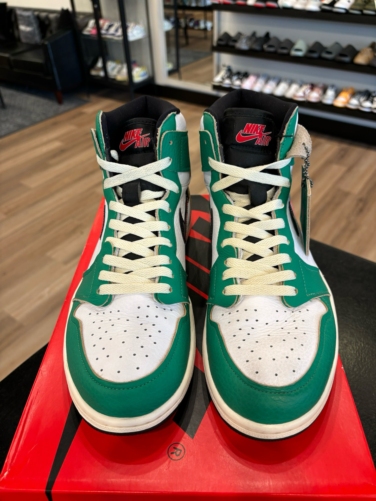 Jordan 1 Lucky Green Size 10.5 (12W) Pre-Owned