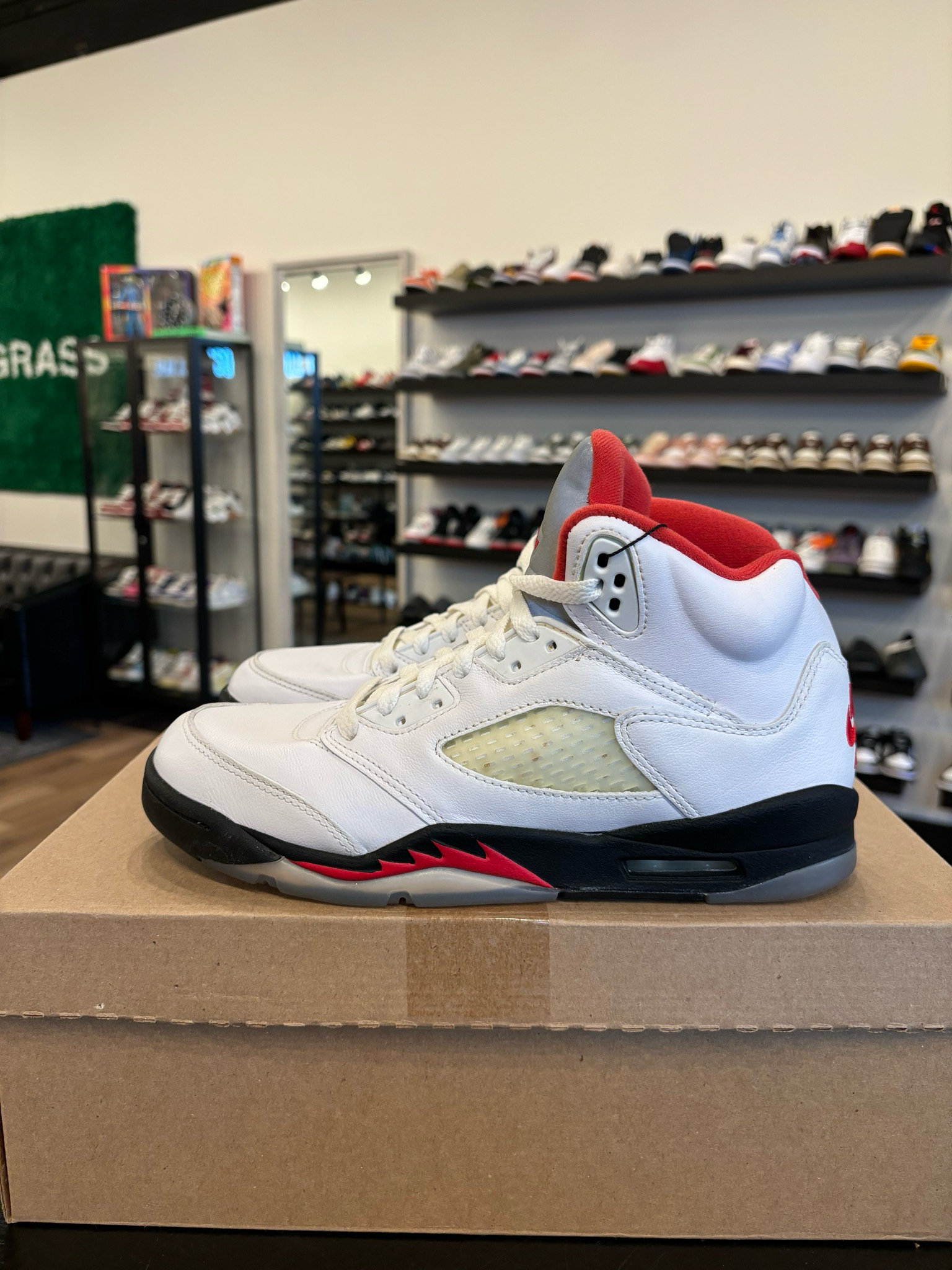 Jordan 5 Fire Red Size 7Y Pre-Owned (No Box)