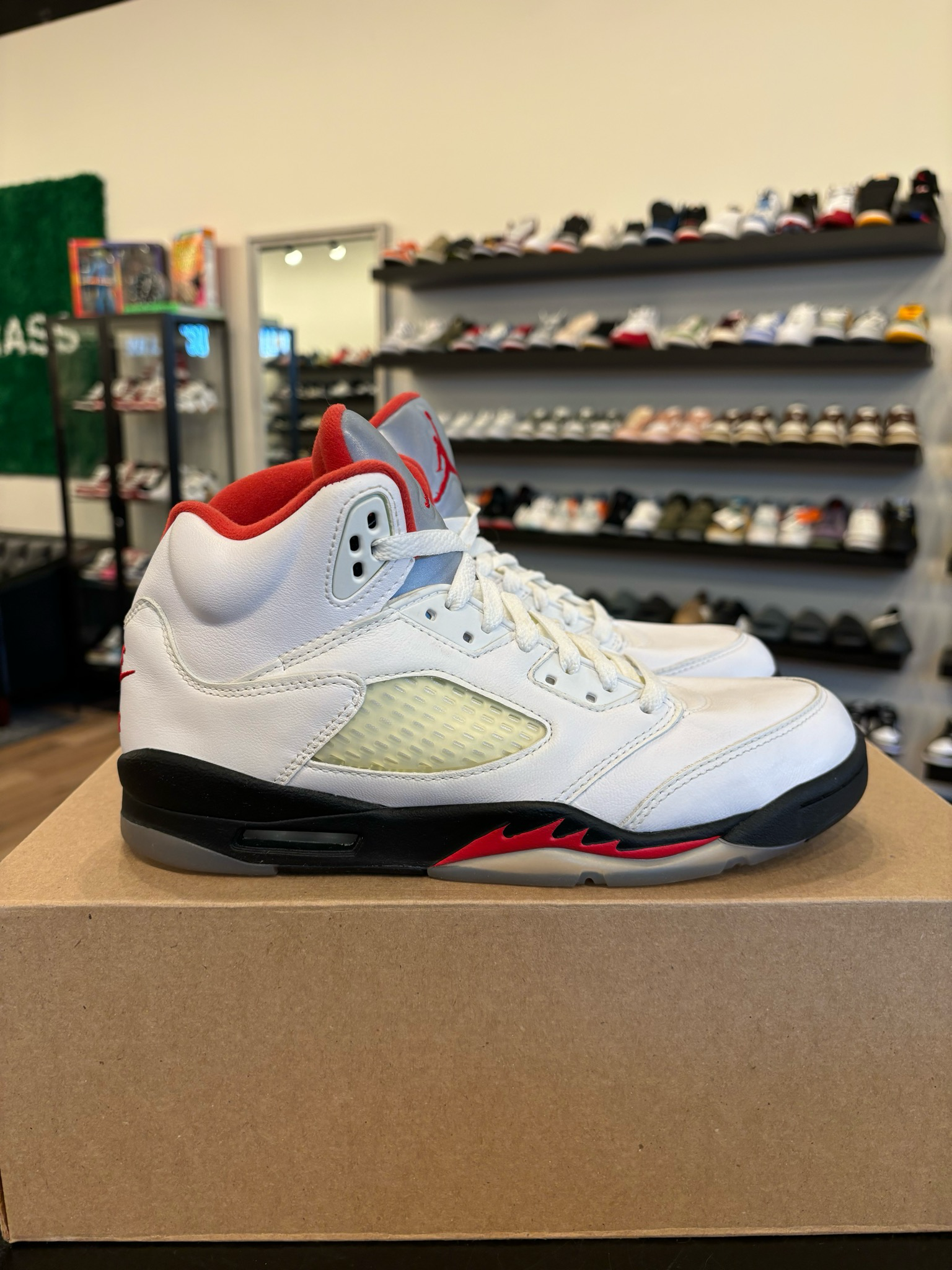 Jordan 5 Fire Red Size 7Y Pre-Owned (No Box)