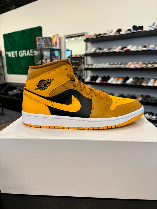 Jordan 1 Mid Black Yellow Size 9 (10.5W) Brand New