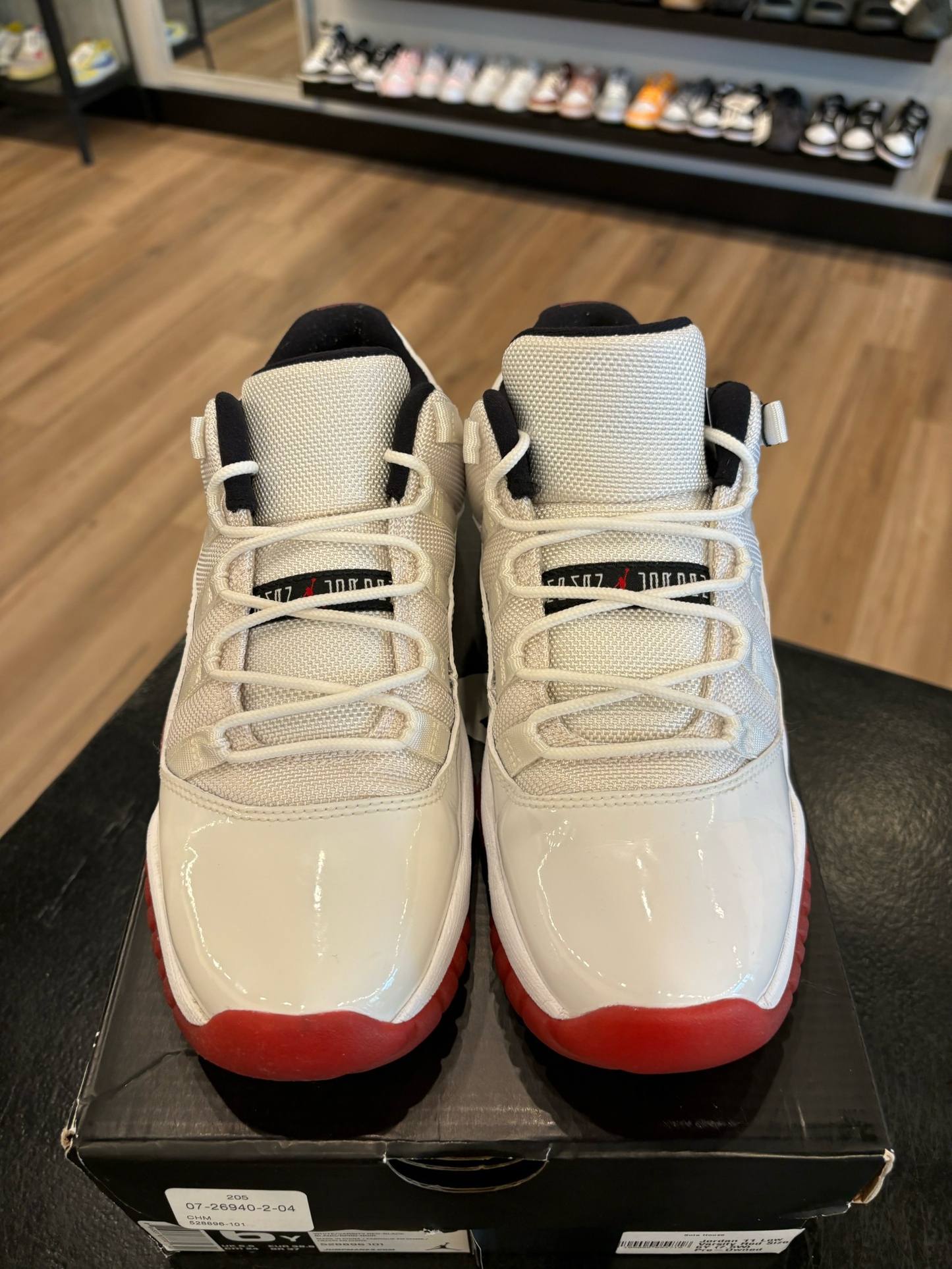 Jordan 11 Low Varsity Red Size 6Y (7.5W) Pre-Owned