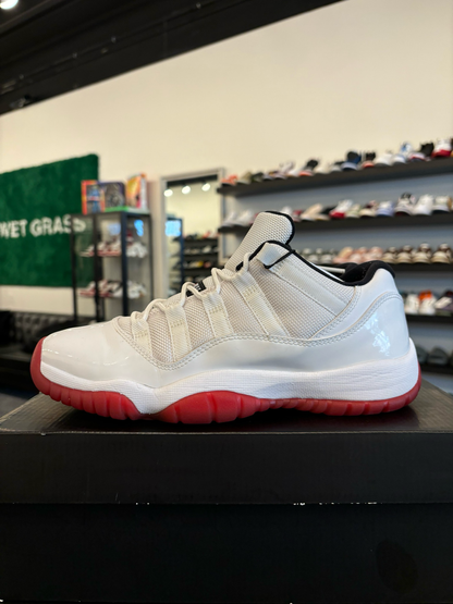 Jordan 11 Low Varsity Red Size 6Y (7.5W) Pre-Owned