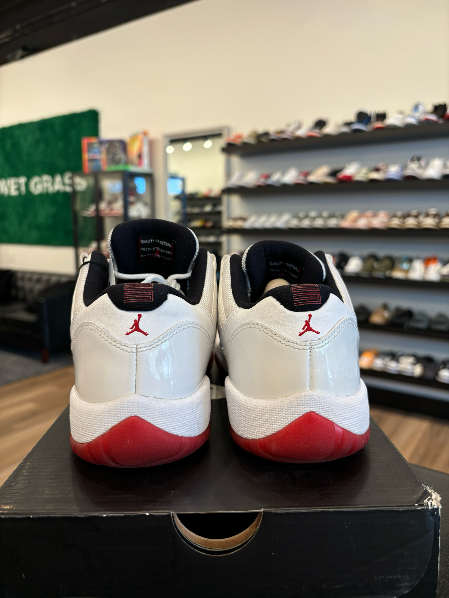 Jordan 11 Low Varsity Red Size 6Y (7.5W) Pre-Owned