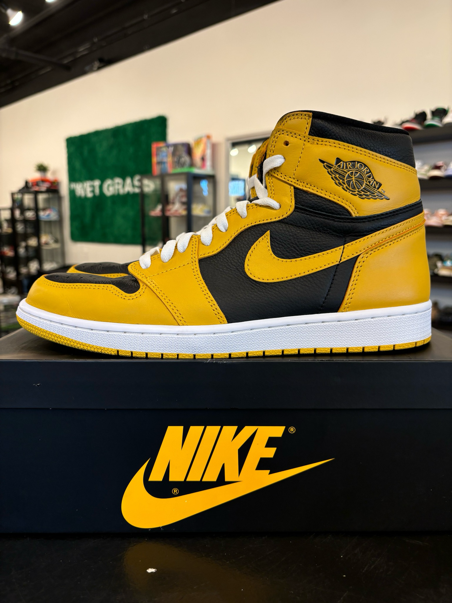 Jordan 1 Pollen Size 12 Pre-Owned